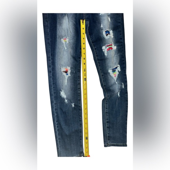 Judy Blue Womens Size 15/32 Skinny Fit Distressed Blue Mid Rise Denim Jeans - Picture 9 of 11
